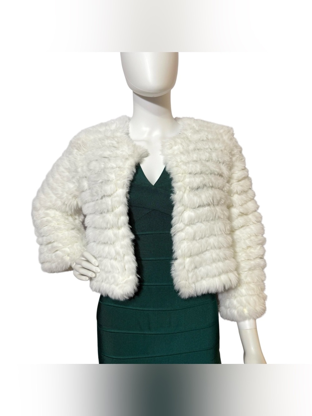 BCBG MAXAZRIA Faux Fur cropped shrug in ivory / cream color
Size XXS - Picture 4 of 8